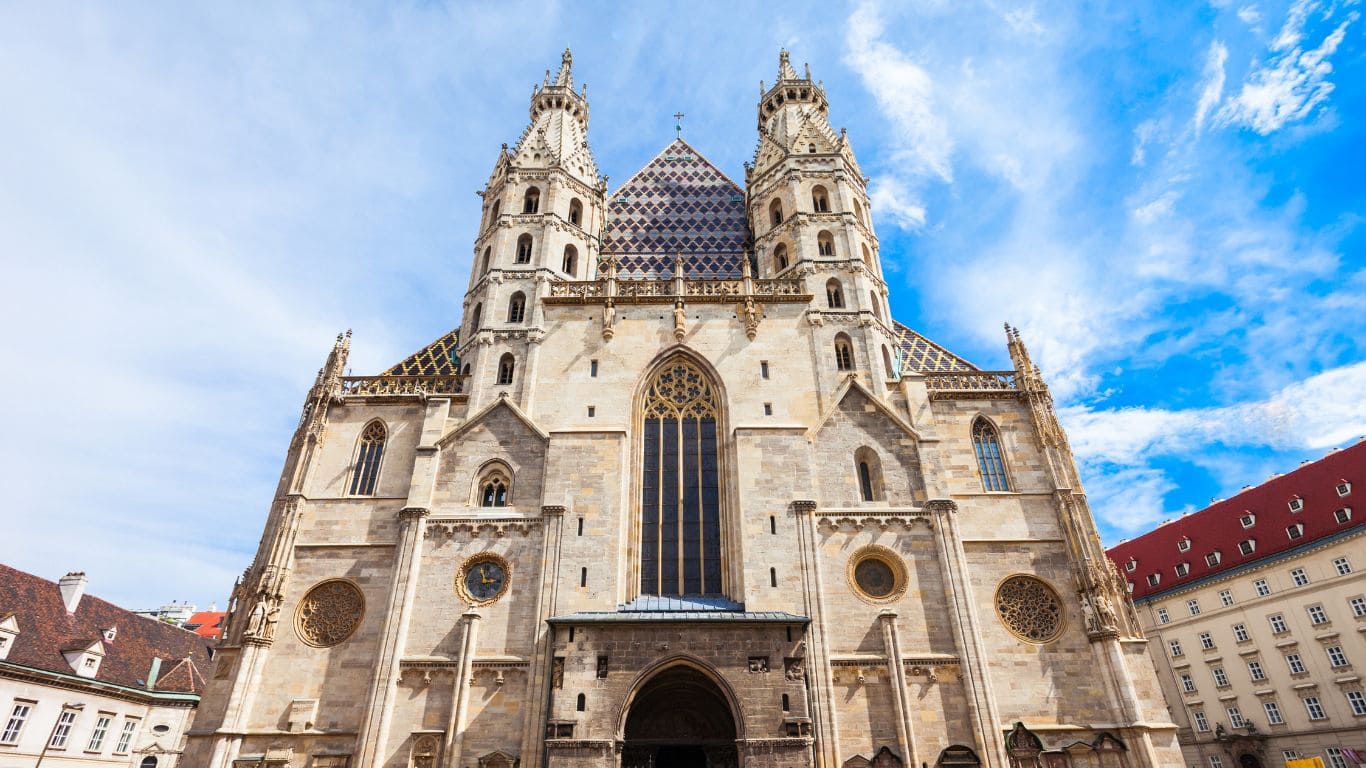 Fachada principal catedral de Viena