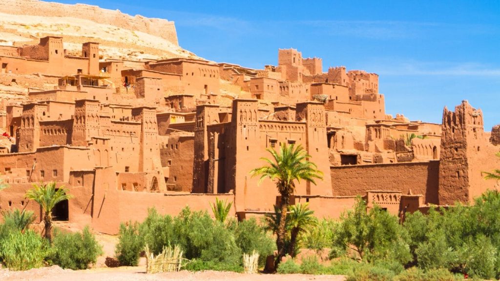 Panorámica desde abajo de la ciudad de ait ben haddou