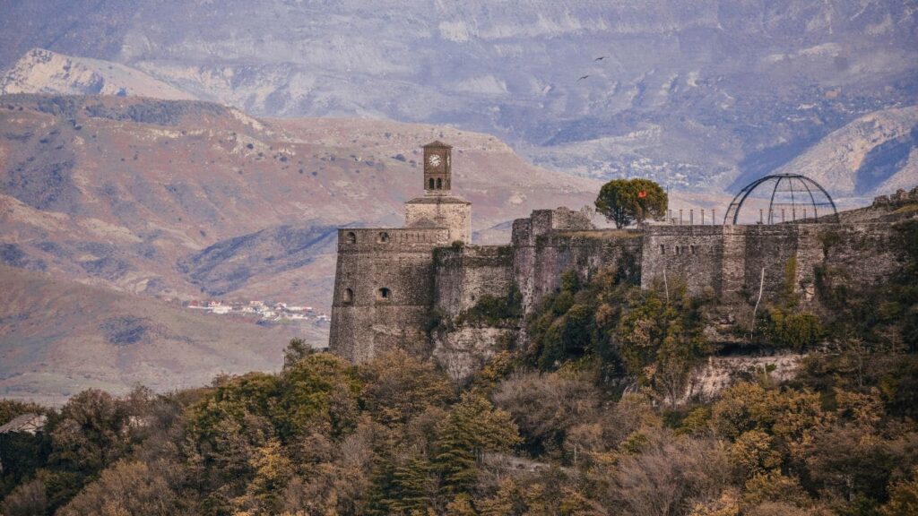 Fortaleza en las montañas Gjirokastra