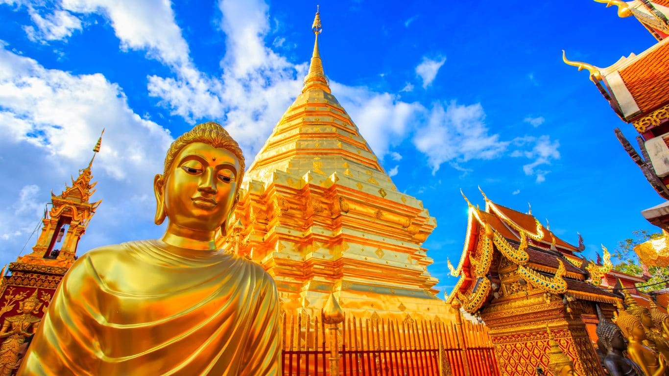 Pagoda de oro del templo Wat Doi Suthep