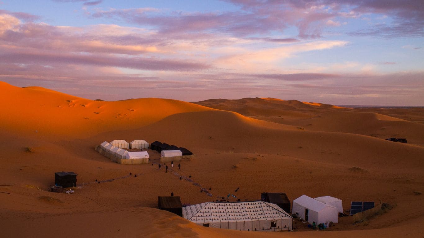 Campamento bereber en el Sahara