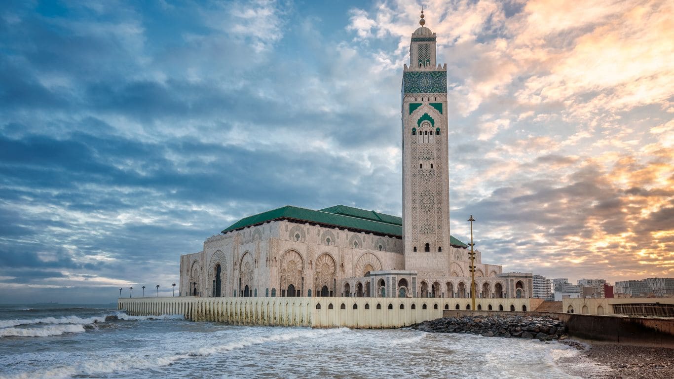 Mezquita Casablanca junto al mar