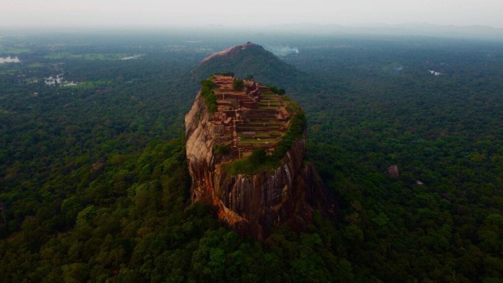 Famosa roca del león en Sri Lanka