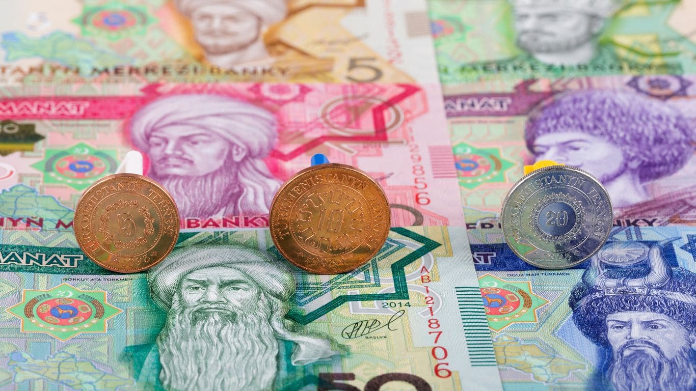 moneda turkmenistan